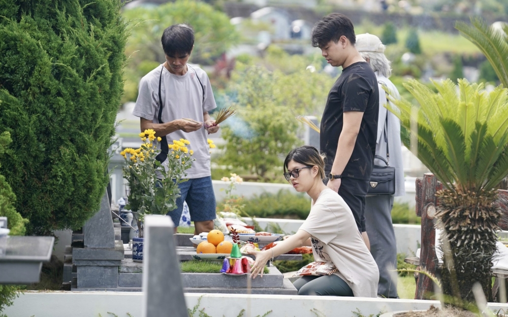 C&uacute;ng Tết Thanh minh ở nh&agrave; hay ng&ograve;ai mộ: Lễ nghi đ&uacute;ng chuẩn 2026 - Ảnh 2.