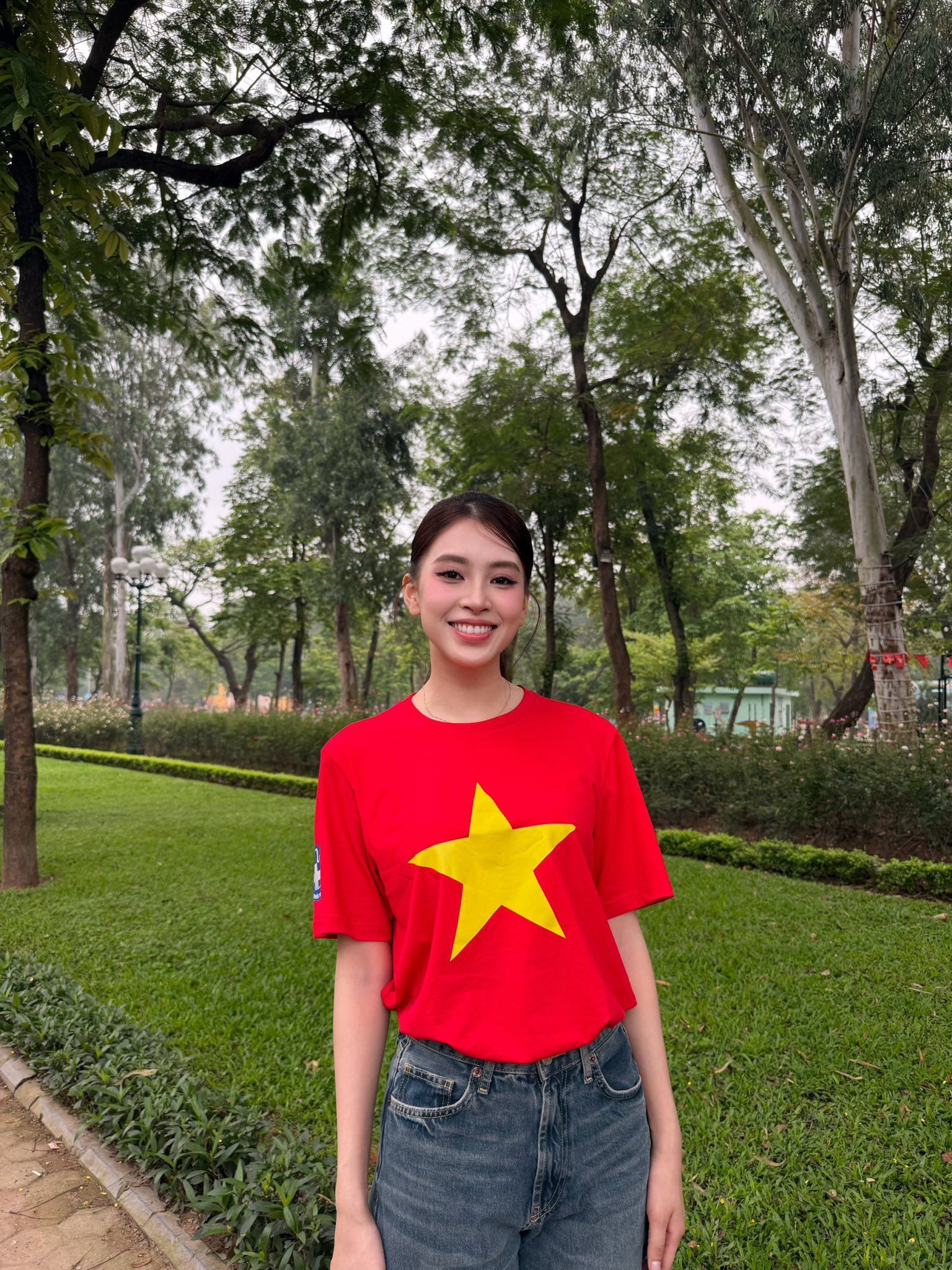 Lương th&ugrave;y Linh v&agrave; Trần Tiểu Vy lan tỏa Sức khỏe tại C&ocirc;ng vi&ecirc;n Thống Nhất - Ảnh 4.