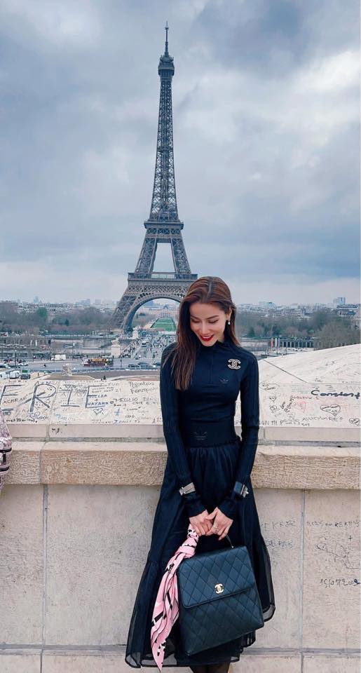 Người mẫu cùng thời Thanh Hằng, Xuân Lan vừa công khai kết hôn lần 3 với chồng Tây hơn 17 tuổi là ai? - Ảnh 2. Người mẫu cùng thời Thanh Hằng, Xuân Lan vừa công khai kết hôn lần 3 với chồng Tây hơn 17 tuổi là ai? - Ảnh 2.