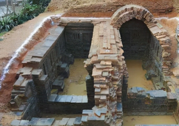 Ph&aacute;t hiện mộ cổ 500 năm hợp t&aacute;ng 2 người đ&agrave;n &ocirc;ng: Văn bia h&eacute; lộ sự thật x&oacute;t xa - Ảnh 1.