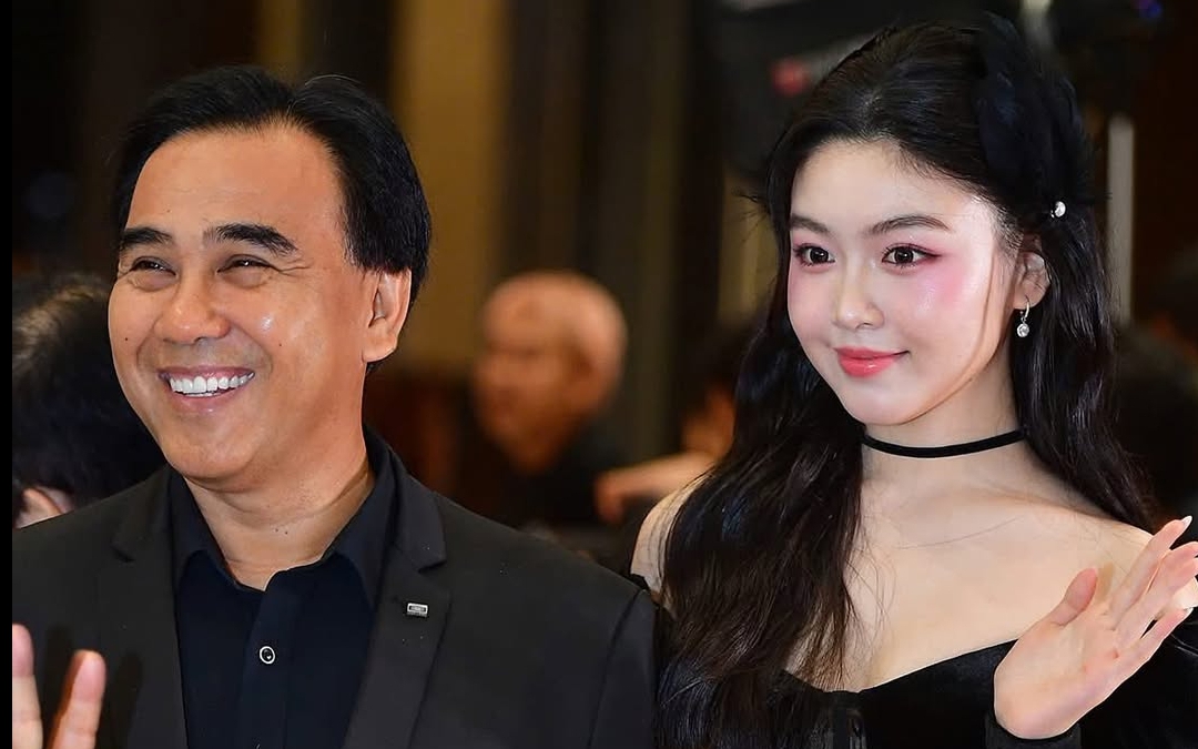 Vợ và con gái MC Quyền Linh gây chú ý trong sinh nhật 20 tuổi Lọ Lem - Ảnh 1. Vợ và con gái MC Quyền Linh gây chú ý trong sinh nhật 20 tuổi Lọ Lem - Ảnh 1.