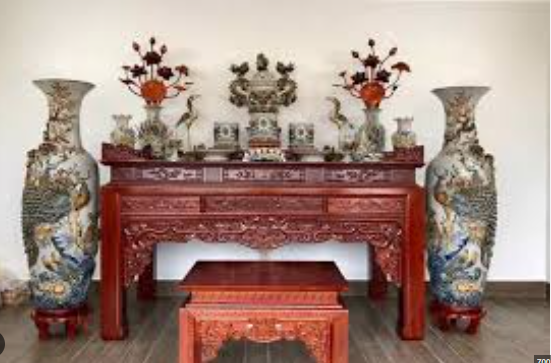 Ban thờ gia ti&ecirc;n cần c&oacute; những vật phẩm n&agrave;o? - Ảnh 1.