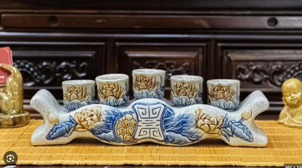 B&agrave;i tr&iacute; b&agrave;n thờ gia ti&ecirc;n gồm những g&igrave;? - Ảnh 2.