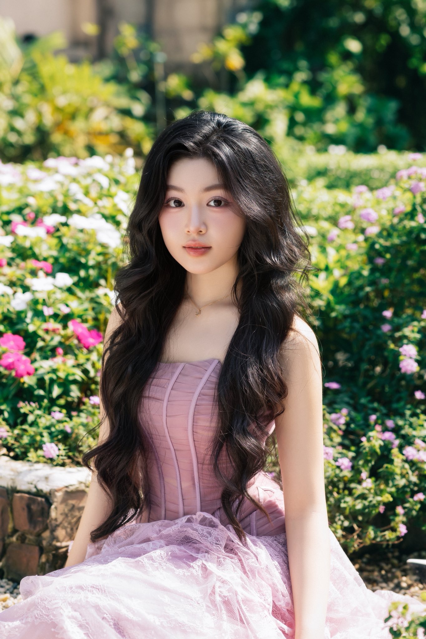 Lọ Lem 20 tuổi nhà MC Quyền Linh: Vẻ đẹp nàng thơ và cuộc sống hiện tại - Ảnh 3. Lọ Lem 20 tuổi nhà MC Quyền Linh: Vẻ đẹp nàng thơ và cuộc sống hiện tại - Ảnh 3.