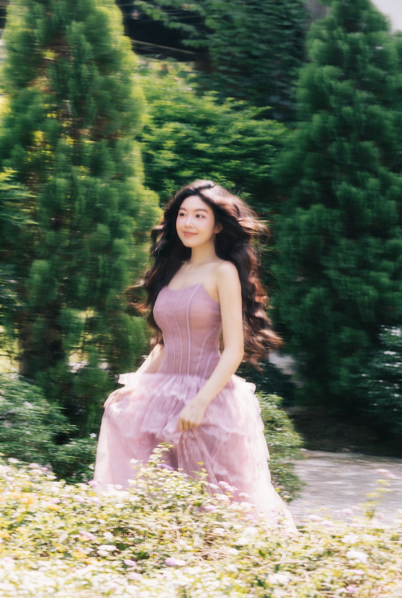 Lọ Lem 20 tuổi nhà MC Quyền Linh: Vẻ đẹp nàng thơ và cuộc sống hiện tại - Ảnh 6. Lọ Lem 20 tuổi nhà MC Quyền Linh: Vẻ đẹp nàng thơ và cuộc sống hiện tại - Ảnh 6.