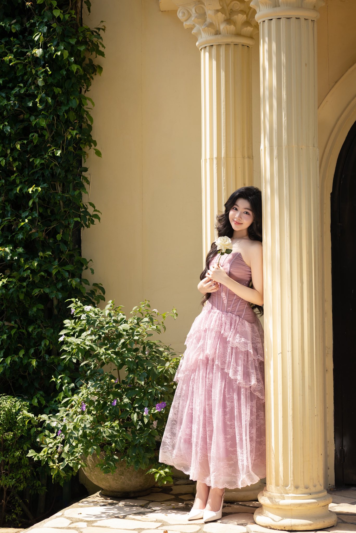 Lọ Lem 20 tuổi nhà MC Quyền Linh: Vẻ đẹp nàng thơ và cuộc sống hiện tại - Ảnh 9. Lọ Lem 20 tuổi nhà MC Quyền Linh: Vẻ đẹp nàng thơ và cuộc sống hiện tại - Ảnh 9.