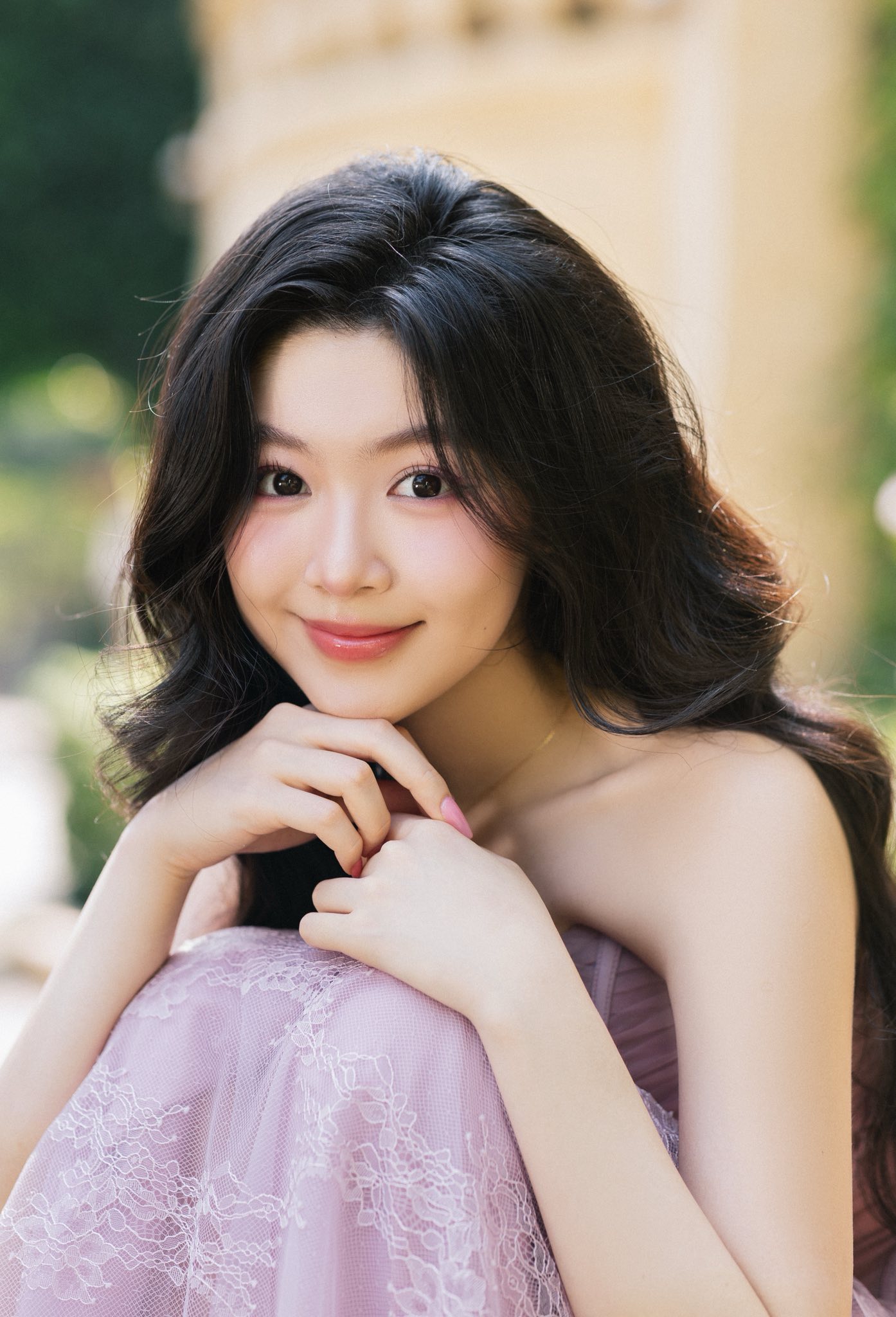 Lọ Lem 20 tuổi nhà MC Quyền Linh: Vẻ đẹp nàng thơ và cuộc sống hiện tại - Ảnh 2. Lọ Lem 20 tuổi nhà MC Quyền Linh: Vẻ đẹp nàng thơ và cuộc sống hiện tại - Ảnh 2.