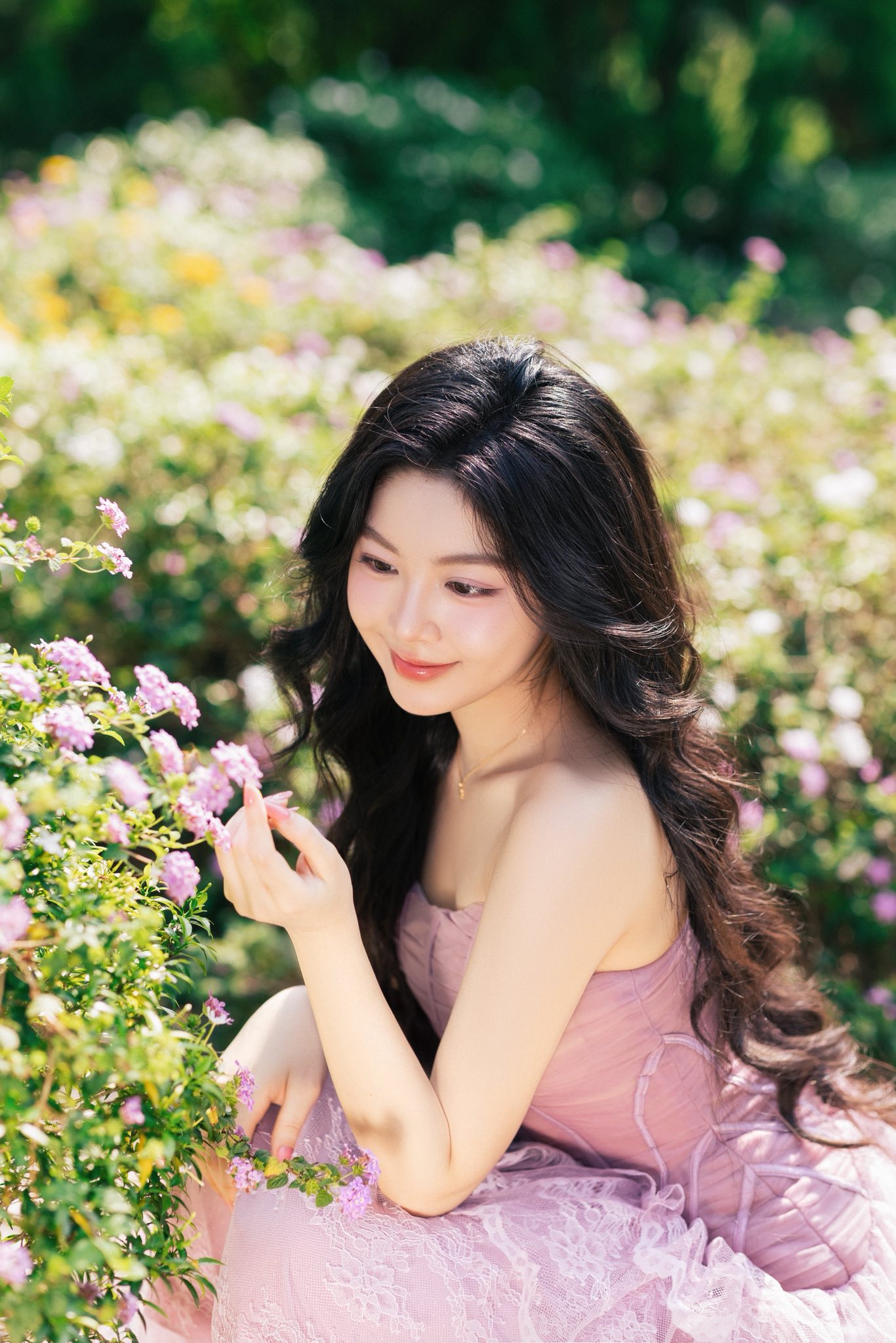 Lọ Lem 20 tuổi nhà MC Quyền Linh: Vẻ đẹp nàng thơ và cuộc sống hiện tại - Ảnh 5. Lọ Lem 20 tuổi nhà MC Quyền Linh: Vẻ đẹp nàng thơ và cuộc sống hiện tại - Ảnh 5.