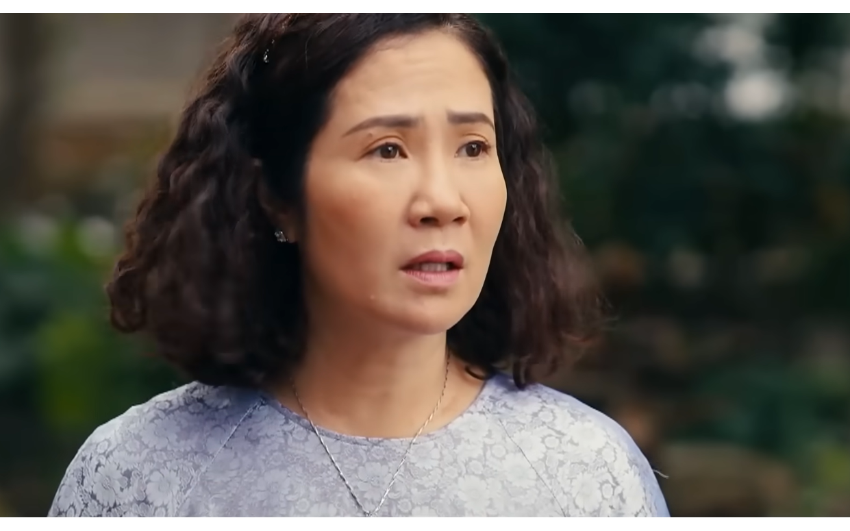 B&agrave; Diện (NSƯT Nguyệt Hằng) x&uacute;i chồng ăn vạ để cướp b&iacute; k&iacute;p gia truyền nh&agrave; h&agrave;ng x&oacute;m