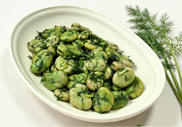 Qu&ecirc;n thịt c&aacute; đi, đ&acirc;y mới l&agrave; đĩa x&agrave;o "h&uacute;t view" nhất m&acirc;m cơm ng&agrave;y giao m&ugrave;a: L&agrave;m chưa tới 5 ph&uacute;t m&agrave; ngon xuất sắc - Ảnh 1.