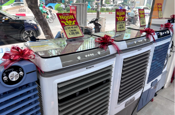 Điện lạnh 'tăng nhiệt' trước m&ugrave;a nắng n&oacute;ng - Ảnh 4.