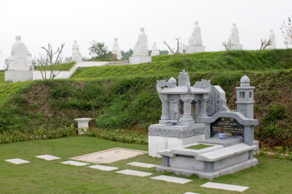 Mộ phần tổ ti&ecirc;n ảnh hưởng đến vận may v&agrave; sự ph&aacute;t triển của con ch&aacute;u - Ảnh 2.