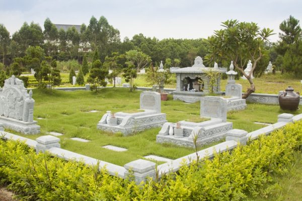 Mộ phần tổ ti&ecirc;n ảnh hưởng đến vận may v&agrave; sự ph&aacute;t triển của con ch&aacute;u - Ảnh 1.