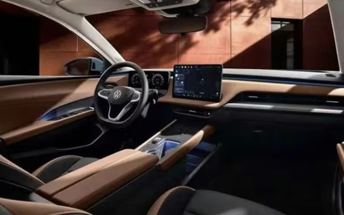 Sedan hạng D gi&aacute; 420 triệu đồng đi 630km, sạc si&ecirc;u tốc, trang bị s&aacute;nh ngang Toyota Camry, rẻ chỉ ngang Toyota Vios - Ảnh 1.