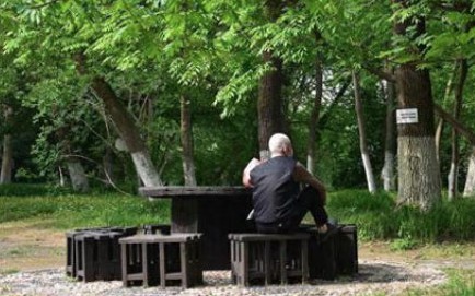 Nghe lời vợ, t&ocirc;i quyết định 1 điều gi&uacute;p tr&aacute;nh được cảnh tuổi gi&agrave; phụ thuộc con