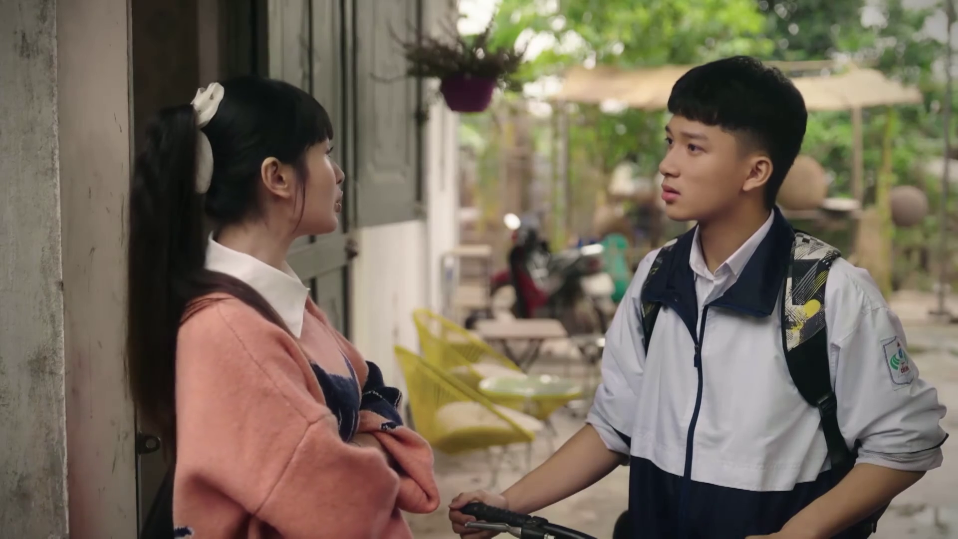 Bước chân vào đời - Tập 20: Quân thay đổi sau chia tay - Ảnh 4. Bước chân vào đời - Tập 20: Quân thay đổi sau chia tay - Ảnh 4.