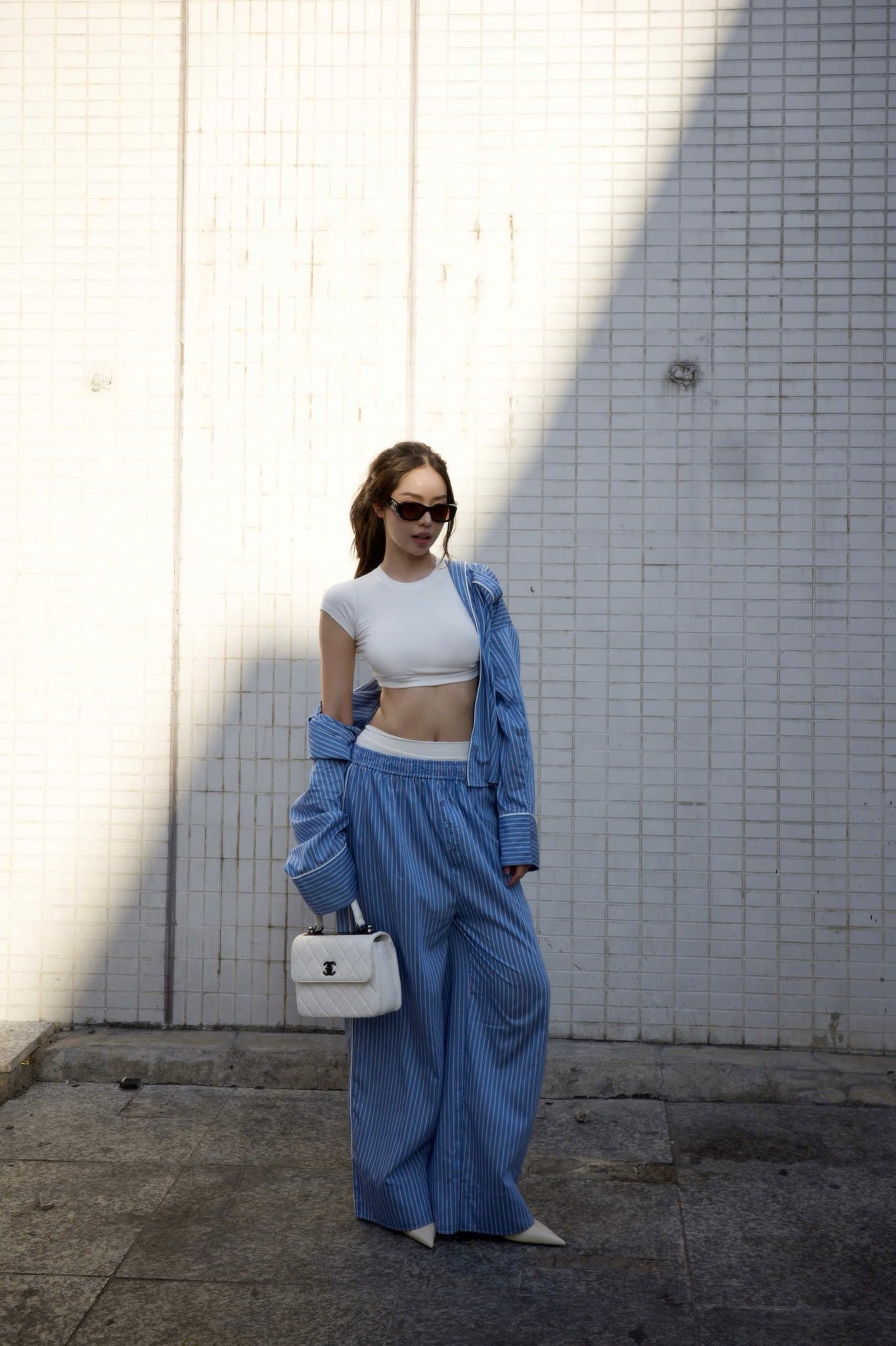 N&agrave;ng hậu Đ&agrave; Nẵng thanh thủy thể hiện phong c&aacute;ch thời trang c&aacute; t&iacute;nh v&agrave; cuốn h&uacute;t - Ảnh 6.