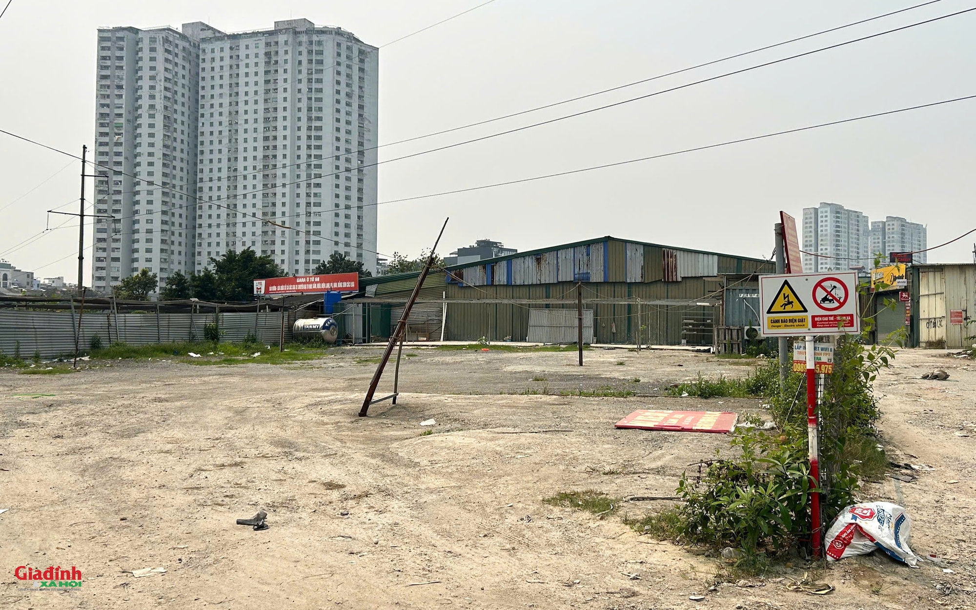 H&agrave; Nội: H&agrave;ng loạt nh&agrave; xưởng tr&aacute;i ph&eacute;p tr&ecirc;n đất n&ocirc;ng nghiệp tại phường Thanh Liệt đ&atilde; bị cắt điện