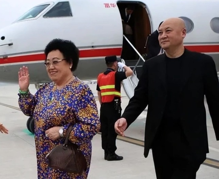 H&ocirc;n nh&acirc;n 3 thập kỷ vi&ecirc;n m&atilde;n của 'Đường Tăng' Tr&igrave; Trọng Thụy v&agrave; b&agrave; x&atilde; tỷ ph&uacute; - Ảnh 2.