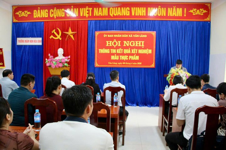 Trường mầm non cho trẻ ăn thịt lợn nhiễm dịch tả: Đ&igrave;nh chỉ hiệu trưởng - Ảnh 1.