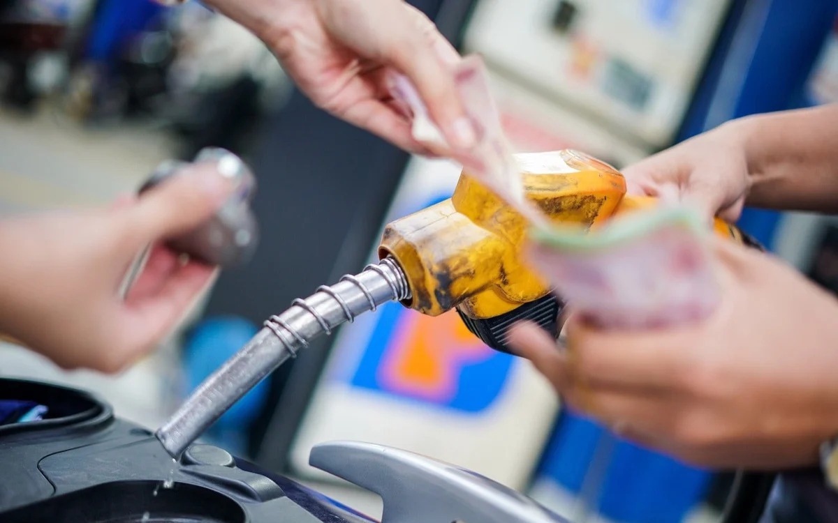 Bộ C&ocirc;ng Thương: Ch&iacute;nh thức ban h&agrave;nh Th&ocirc;ng tư về tạm ứng Quỹ b&igrave;nh ổn gi&aacute; xăng dầu từ ng&acirc;n s&aacute;ch