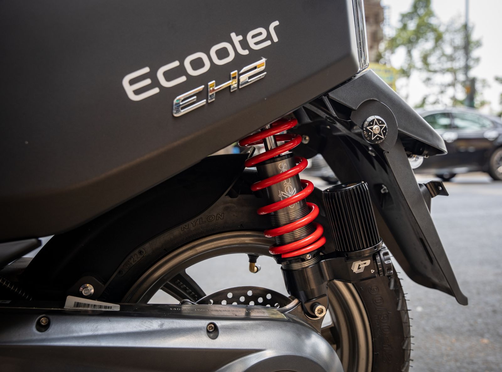 Xe m&aacute;y điện gi&aacute; 32,6 triệu đồng ở Việt Nam đẹp phong c&aacute;ch, động cơ 2.500W khỏe như xe xăng, chạy gần 100km/lần sạc, rẻ chỉ ngang Vision - Ảnh 5.