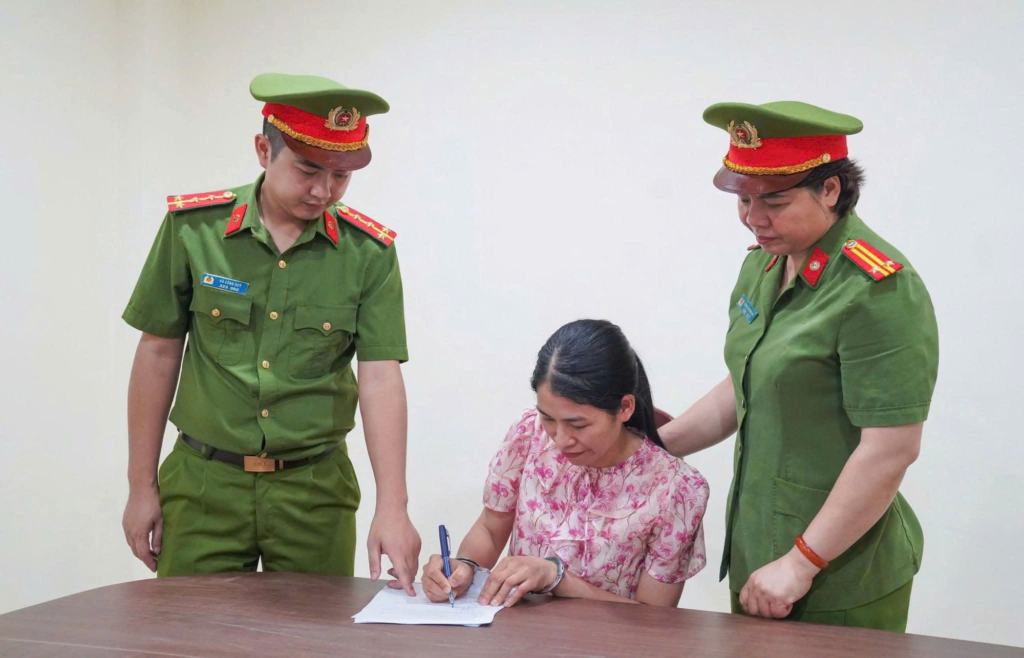 Bắt tạm giam 4 c&aacute;n bộ Ph&uacute; Thọ Trục lợi từ suất ăn của người yếu thế - Ảnh 3.