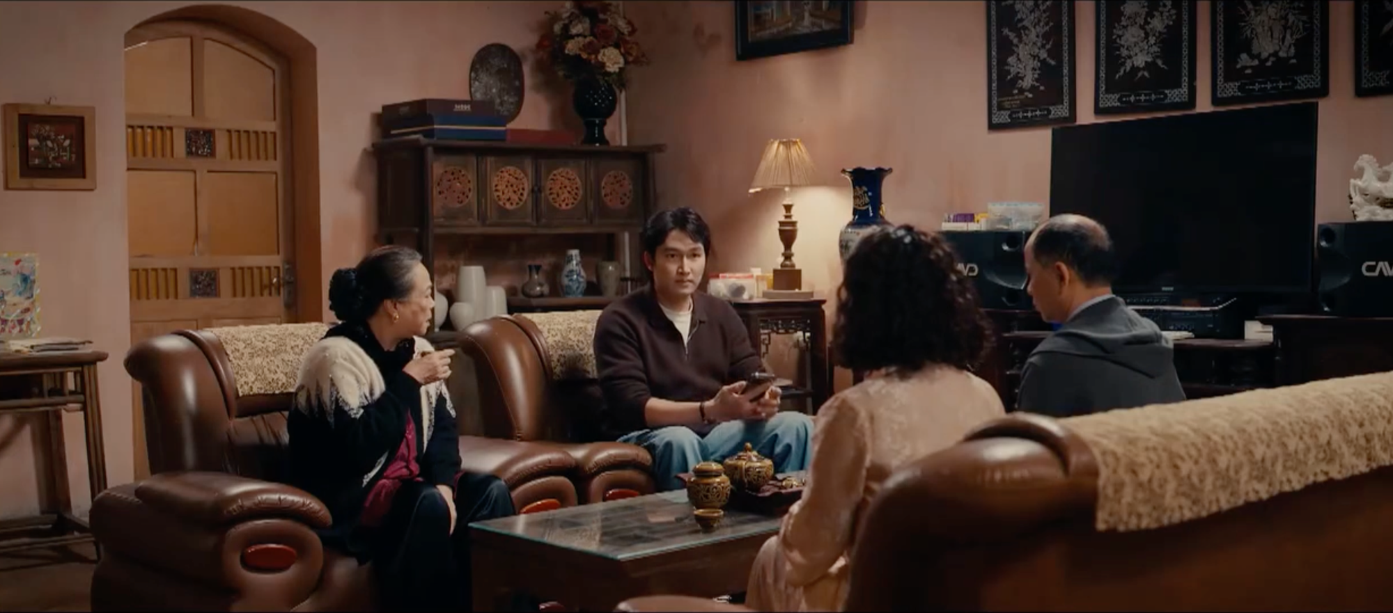 Ngược đường ngược nắng - Tập 7:  B&agrave; Ch&iacute;nh ra tay &ldquo;đẩy thuyền&rdquo; cho Mai - Trung - Ảnh 1.