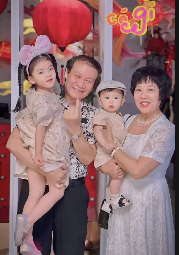 B&agrave; x&atilde; l&agrave; bạn đồng m&ocirc;n của NSND Nguyễn Hải, từng được mệnh danh 'Thẩm Thu&yacute; Hằng của Kho&aacute; 1 S&acirc;n khấu - Điện ảnh' - Ảnh 8.