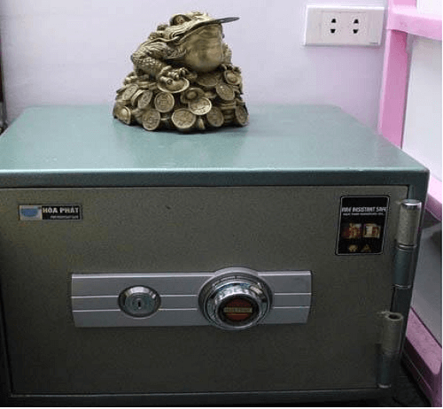 Bí quyết phong thủy đặt két sắt trong phòng ngủ giúp tài lộc không thất thoát, bổ sung tài khí - Ảnh 2. Bí quyết phong thủy đặt két sắt trong phòng ngủ giúp tài lộc không thất thoát, bổ sung tài khí - Ảnh 2.