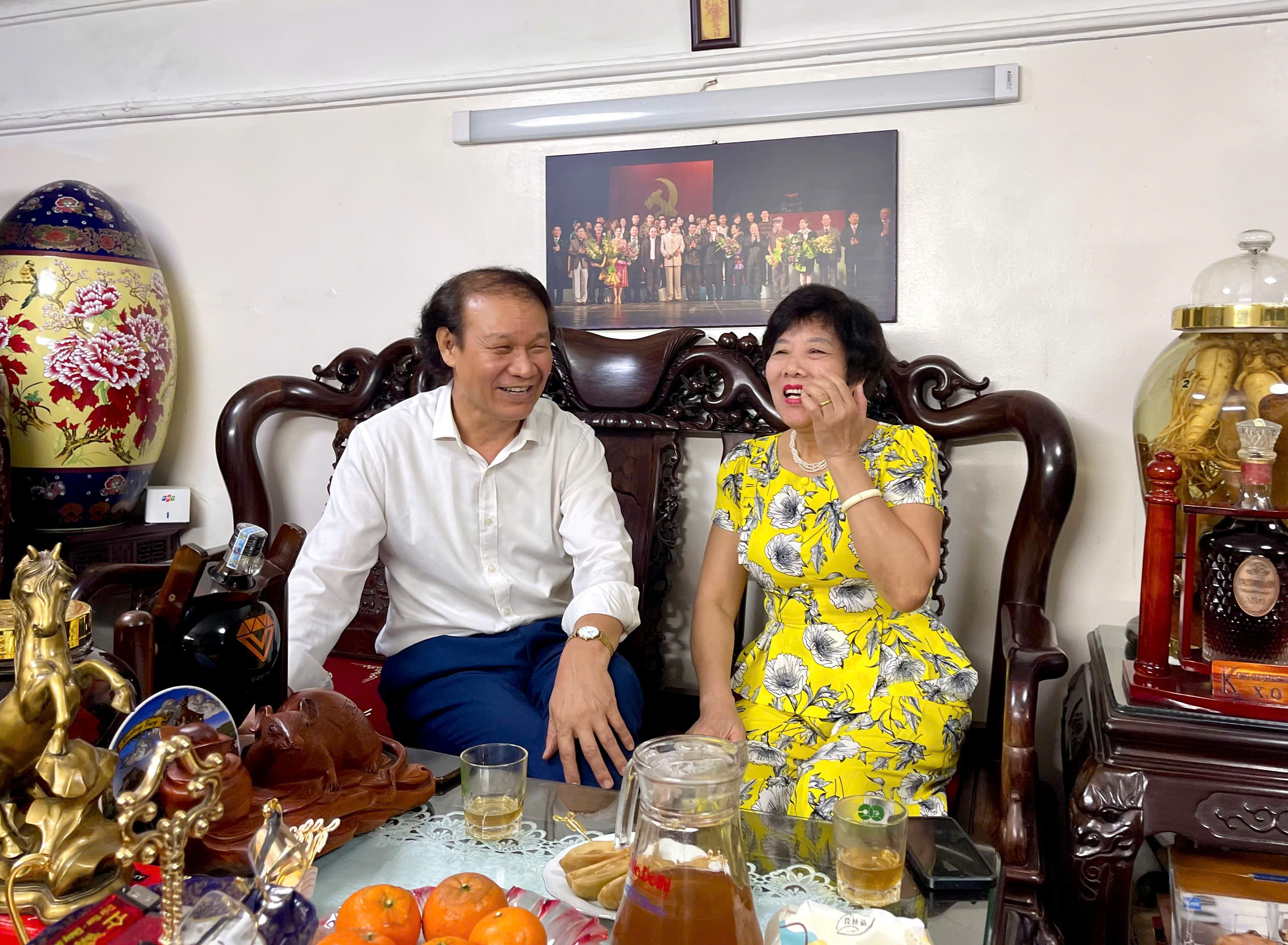 B&agrave; x&atilde; l&agrave; bạn đồng m&ocirc;n của NSND Nguyễn Hải, từng được mệnh danh 'Thẩm Thu&yacute; Hằng của Kho&aacute; 1 S&acirc;n khấu - Điện ảnh' - Ảnh 11.