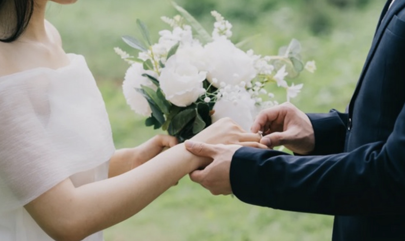 Ngăn cản con kết h&ocirc;n, cha mẹ c&oacute; thể bị truy cứu tr&aacute;ch nhiệm h&igrave;nh sự- Ảnh 1.