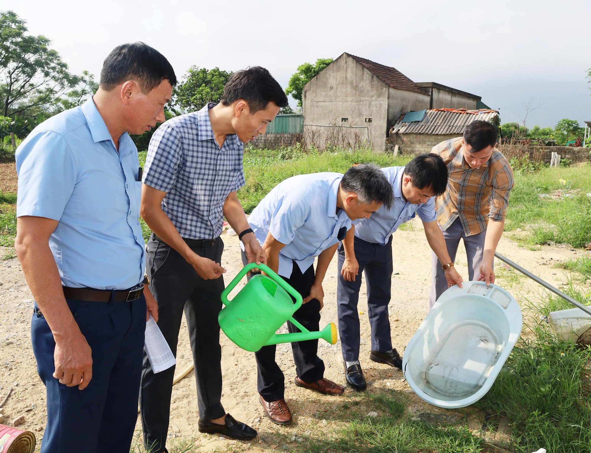 Ổ dịch sốt xuất huyết tại H&agrave; Tĩnh chưa được khống chế, nguy cơ lan rộng- Ảnh 2.