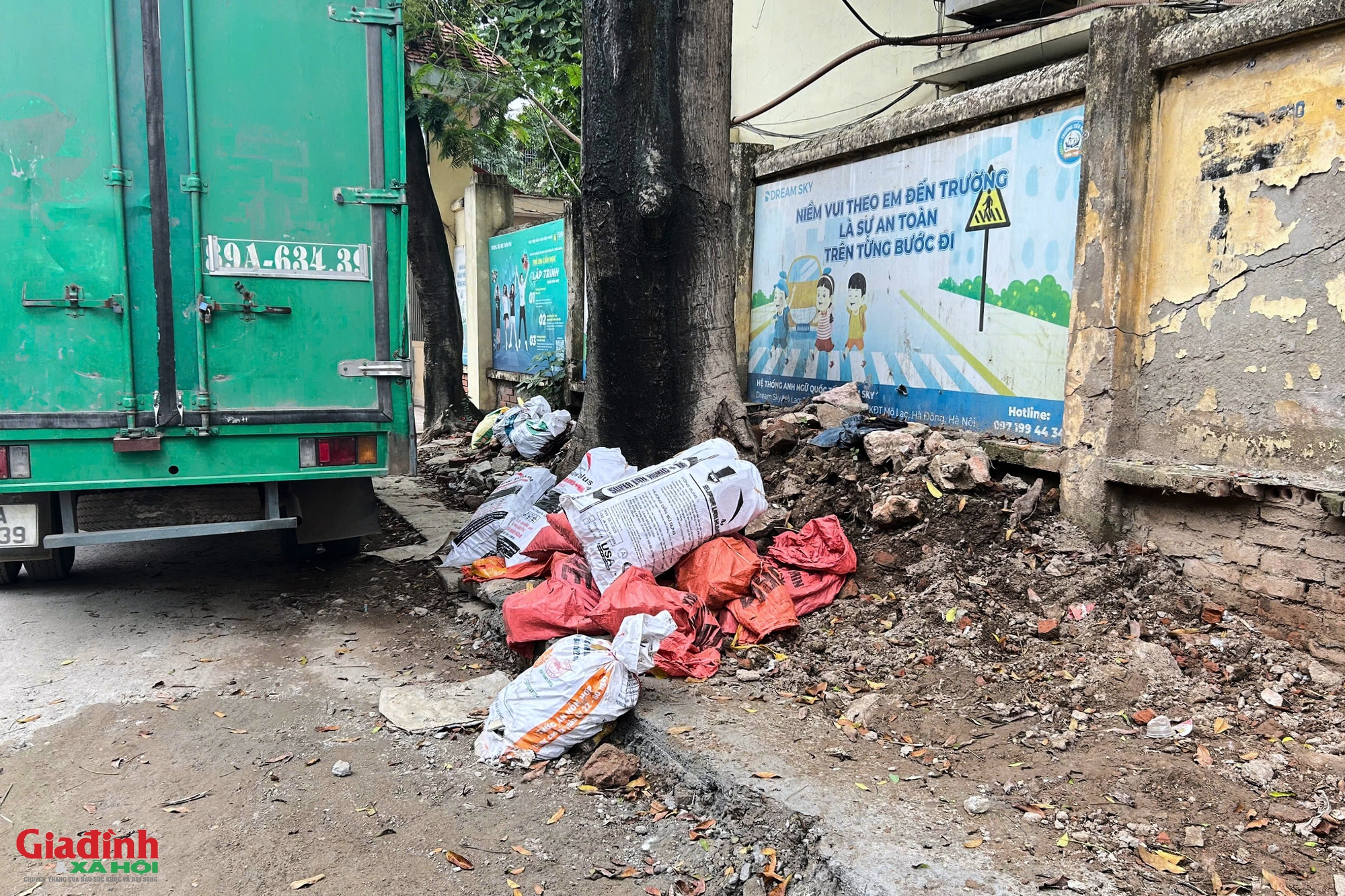 H&agrave; Nội: Người d&acirc;n phố Thanh B&igrave;nh 'k&ecirc;u trời' v&igrave; Dự &aacute;n chậm tiến độ v&agrave; &ocirc; nhiễm m&ocirc;i trường - Ảnh 7.