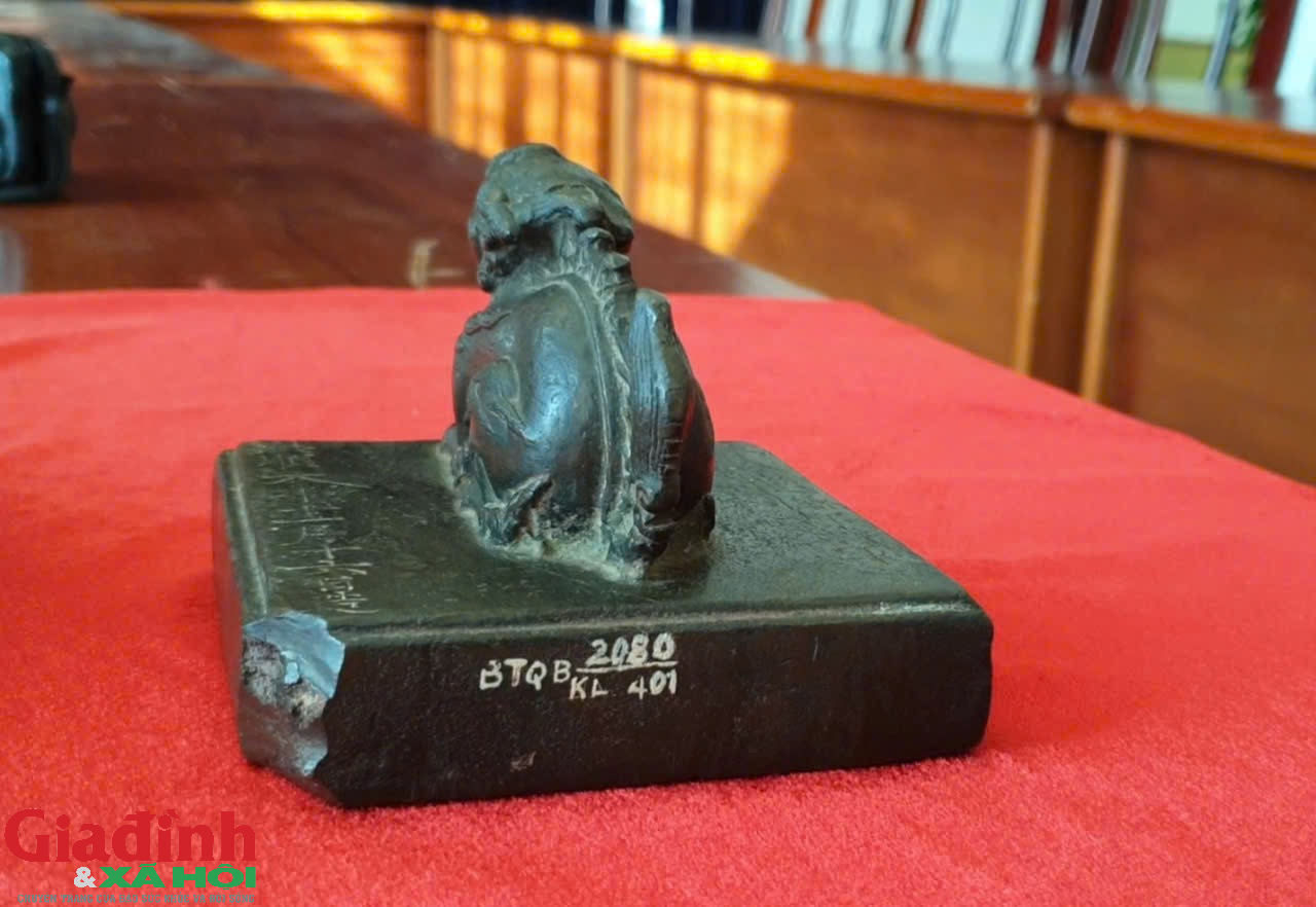 Cận cảnh ấn qu&yacute; hơn 500 tuổi l&agrave; bảo vật quốc gia - Ảnh 2.