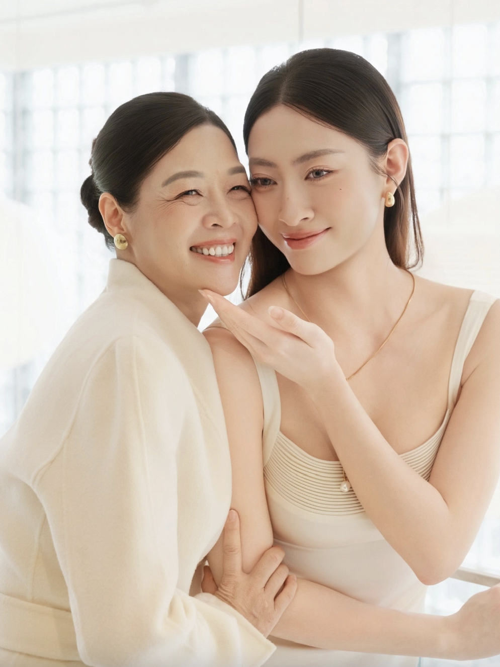 Thanh Hằng , H ' Hen Ni&ecirc; v&agrave; sao Việt x&uacute;c động mừng Ng&agrave;y của mẹ 2026 - Ảnh 4.