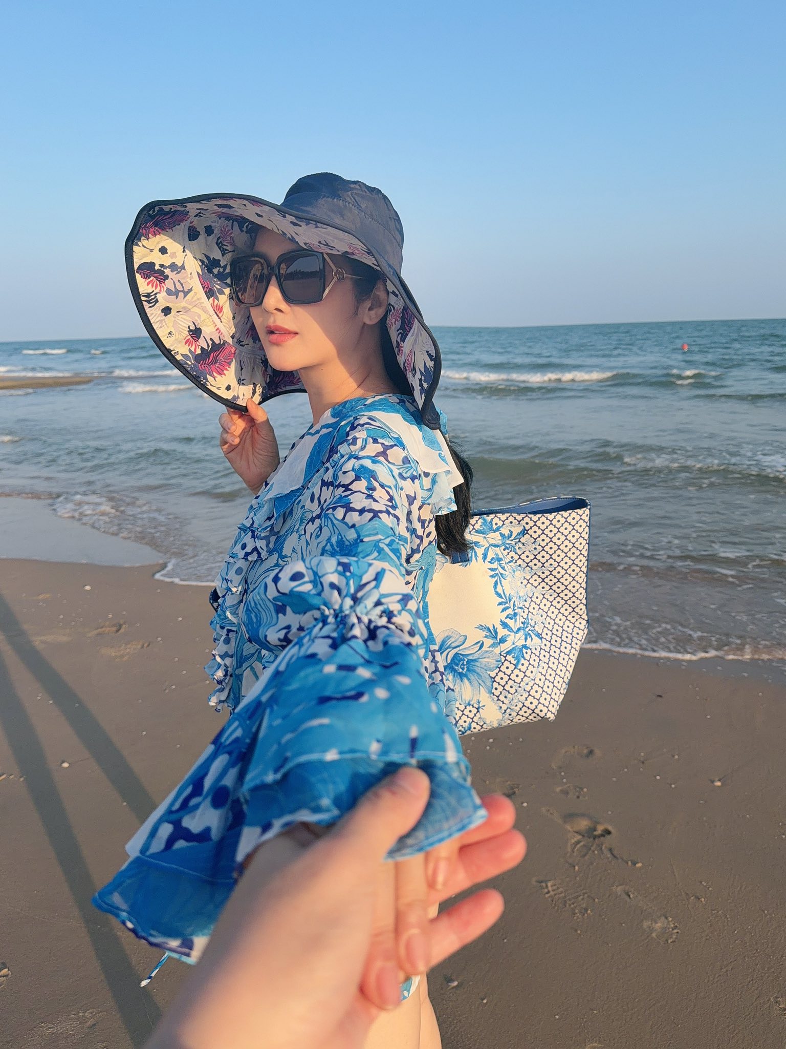 Hoa hậu Gi&aacute;ng My khoe body đẹp ' mướt mắt ' ở tuổi U60 đầy quyến rũ - Ảnh 9.