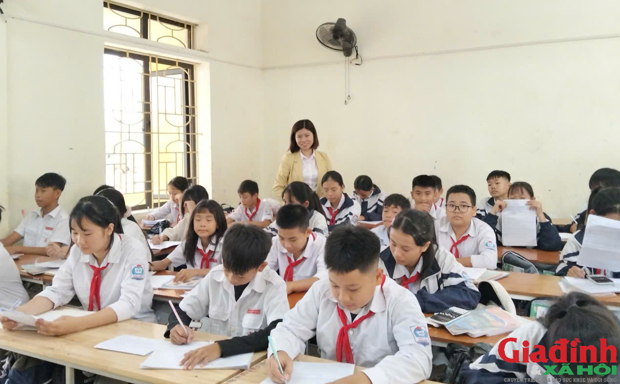 Gi&aacute;o vi&ecirc;n vỡ &ograve;a khi tho&aacute;t cảnh hợp đồng, lương tăng gấp nhiều lần - Ảnh 3.