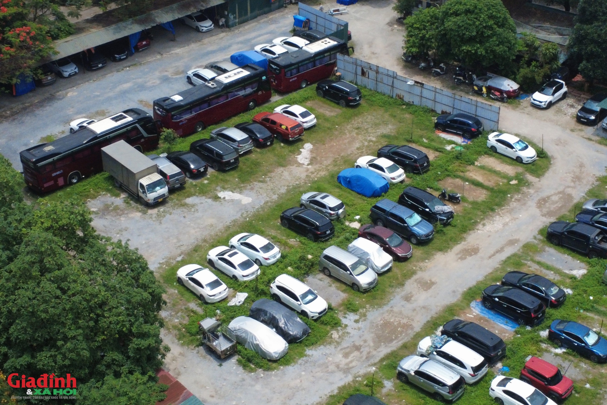 H&agrave; Nội: Đất dự &aacute;n Đền Lừ biến th&agrave;nh b&atilde;i xe sau 17 năm bỏ hoang - Ảnh 4.