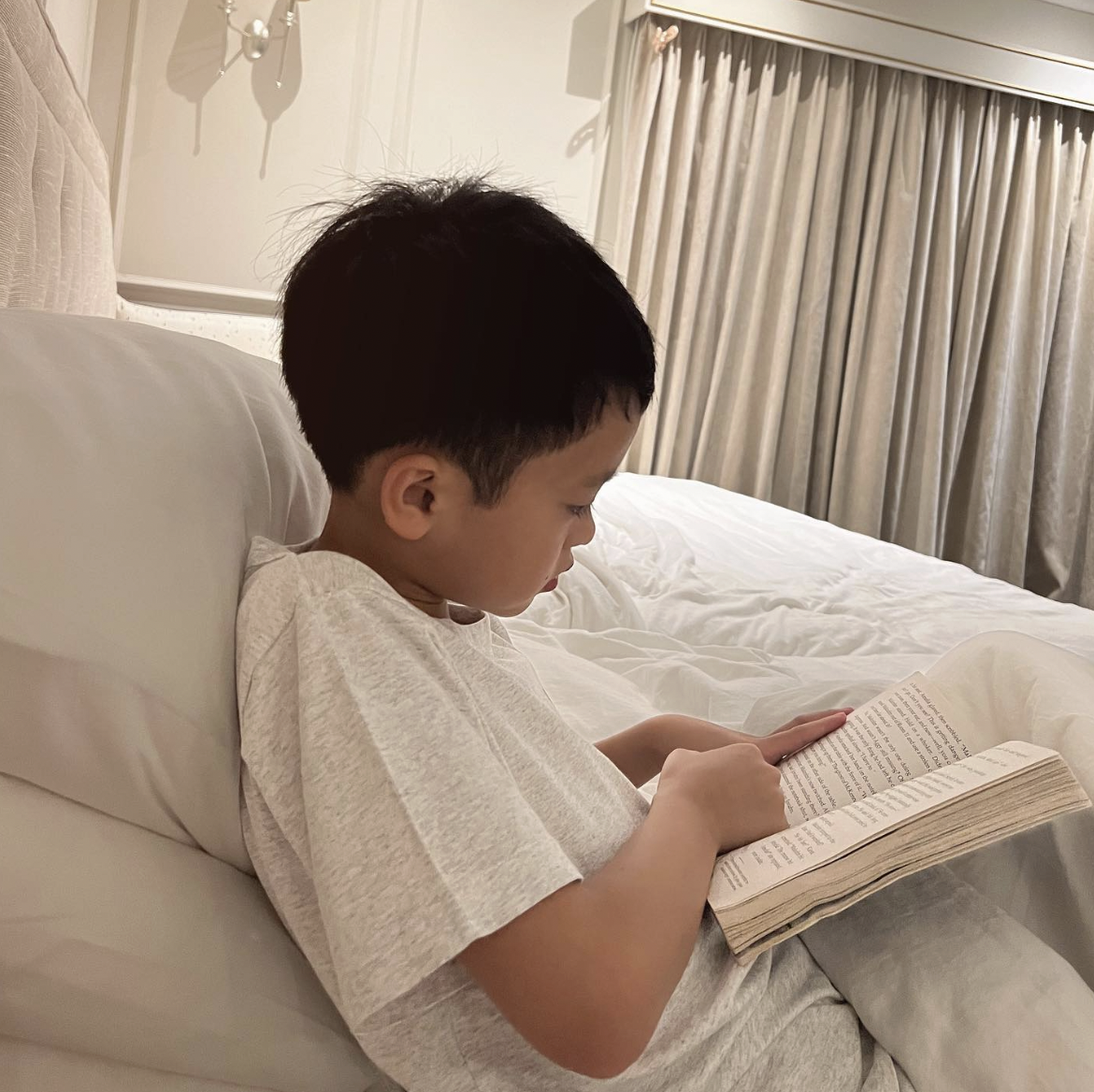 Tăng Thanh Hà hạnh phúc với bức thư tình cảm từ con trai: ' Mẹ là ngầu nhất ' - Ảnh 3. Tăng Thanh Hà hạnh phúc với bức thư tình cảm từ con trai: ' Mẹ là ngầu nhất ' - Ảnh 3.