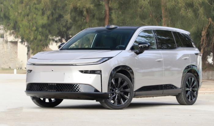 Giá SUV hạng C Toyota bZ3X 424 triệu đồng: Đối thủ mạnh của Mazda CX - 5 - Ảnh 2. Giá SUV hạng C Toyota bZ3X 424 triệu đồng: Đối thủ mạnh của Mazda CX - 5 - Ảnh 2.
