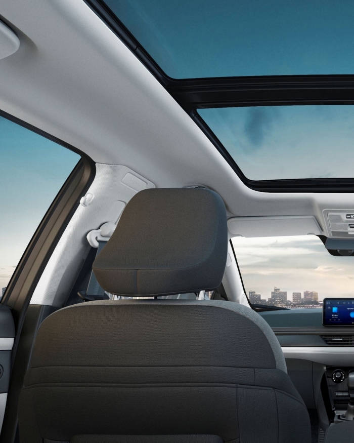 SUV hạng B gi&aacute; 224 triệu đồng đẹp phong c&aacute;ch, trang bị cao cấp, cửa sổ trời s&aacute;nh ngang Toyota Cross, Kia Seltos, rẻ hơn hẳn Kia Morning ph&ugrave; hợp với chị em  - Ảnh 4.