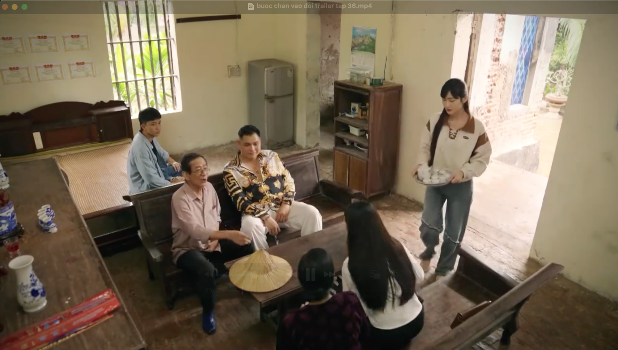 Bước chân vào đời - Tập 36: Thương thảng thốt khi thấy "dân anh chị" đòi mua nhà bà ngoại - Ảnh 2. Bước chân vào đời - Tập 36: Thương thảng thốt khi thấy tay anh chị đòi mua nhà bà ngoại - Ảnh 2.