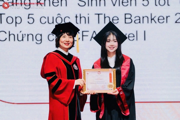 Nữ sinh Ngoại thương tốt nghiệp xuất sắc ng&agrave;nh t&agrave;i ch&iacute;nh, c&oacute; nghi&ecirc;n cứu quốc tế - Ảnh 2.