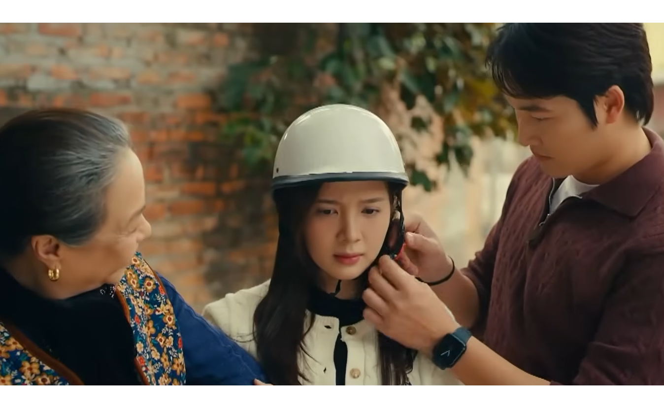 Đ&igrave;nh T&uacute; được b&agrave; nội ủng hộ y&ecirc;u Ngọc Huyền trong "Ngược đường ngược nắng"