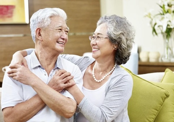 Sau tuổi 50, cơ thể bắt đầu l&atilde;o h&oacute;a ra sao? &Aacute;p dụng '5 đủ' để sống thọ - Ảnh 2.