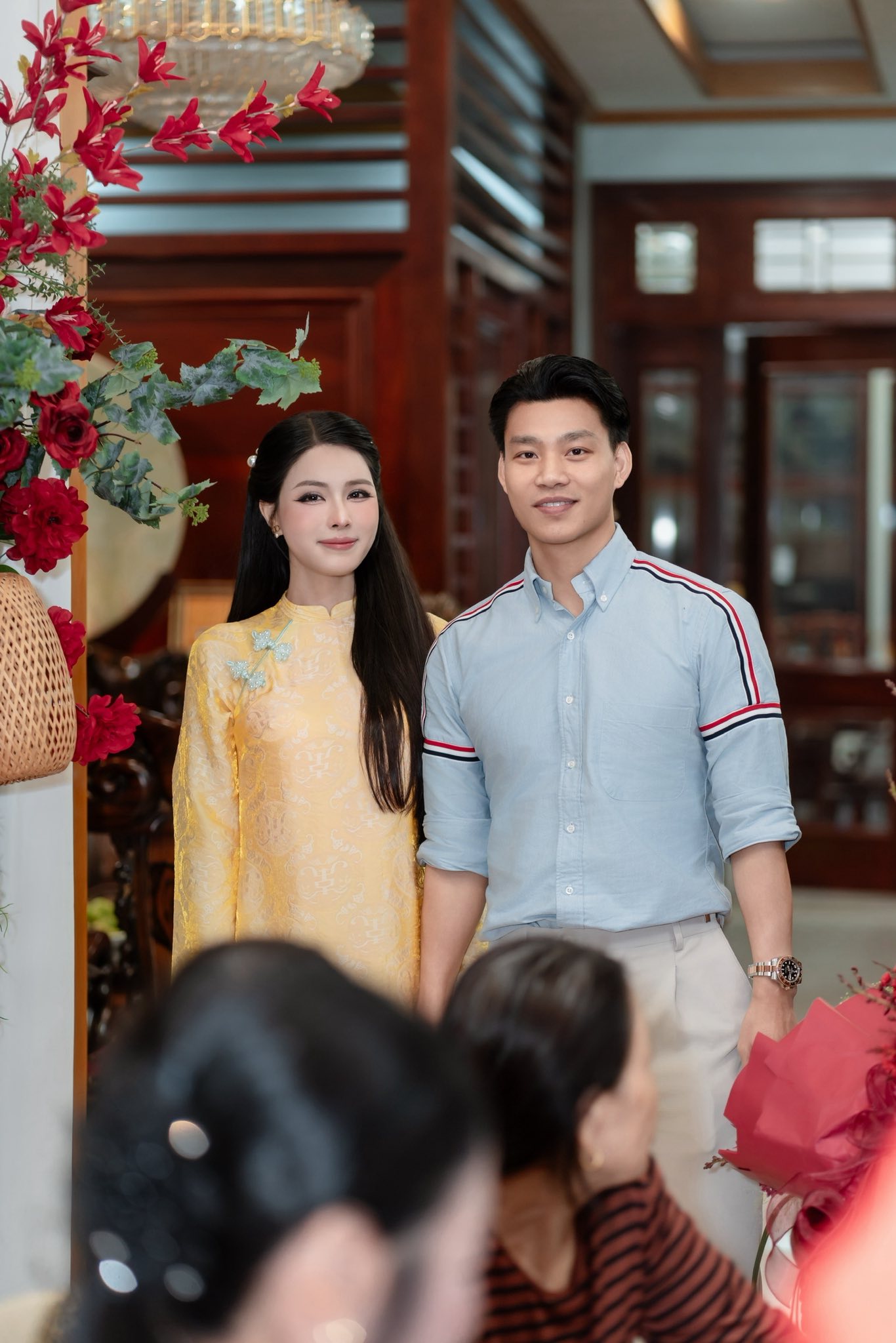 B&agrave; x&atilde; Ninh B&igrave;nh của Văn Thanh g&acirc;y ch&uacute; &yacute; với &aacute;o d&agrave;i đẹp trong ng&agrave;y trọng đại - Ảnh 6.