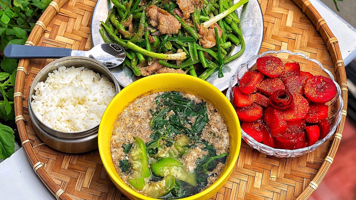 Rau đay - lọai rau gi&aacute; rẻ m&ugrave;a h&egrave; được quốc tế ca ngợi như ' nh&acirc;n s&acirc;m xanh ' - Ảnh 6.
