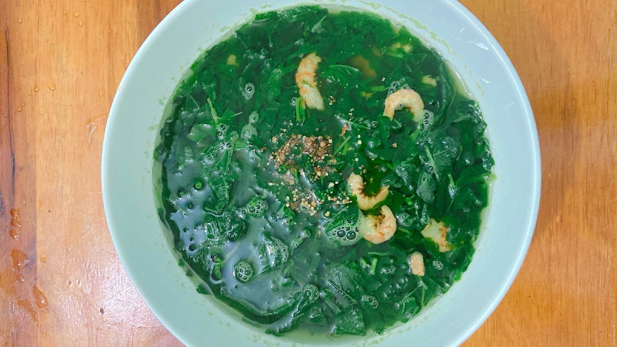 Rau đay - lọai rau gi&aacute; rẻ m&ugrave;a h&egrave; được quốc tế ca ngợi như ' nh&acirc;n s&acirc;m xanh ' - Ảnh 4.