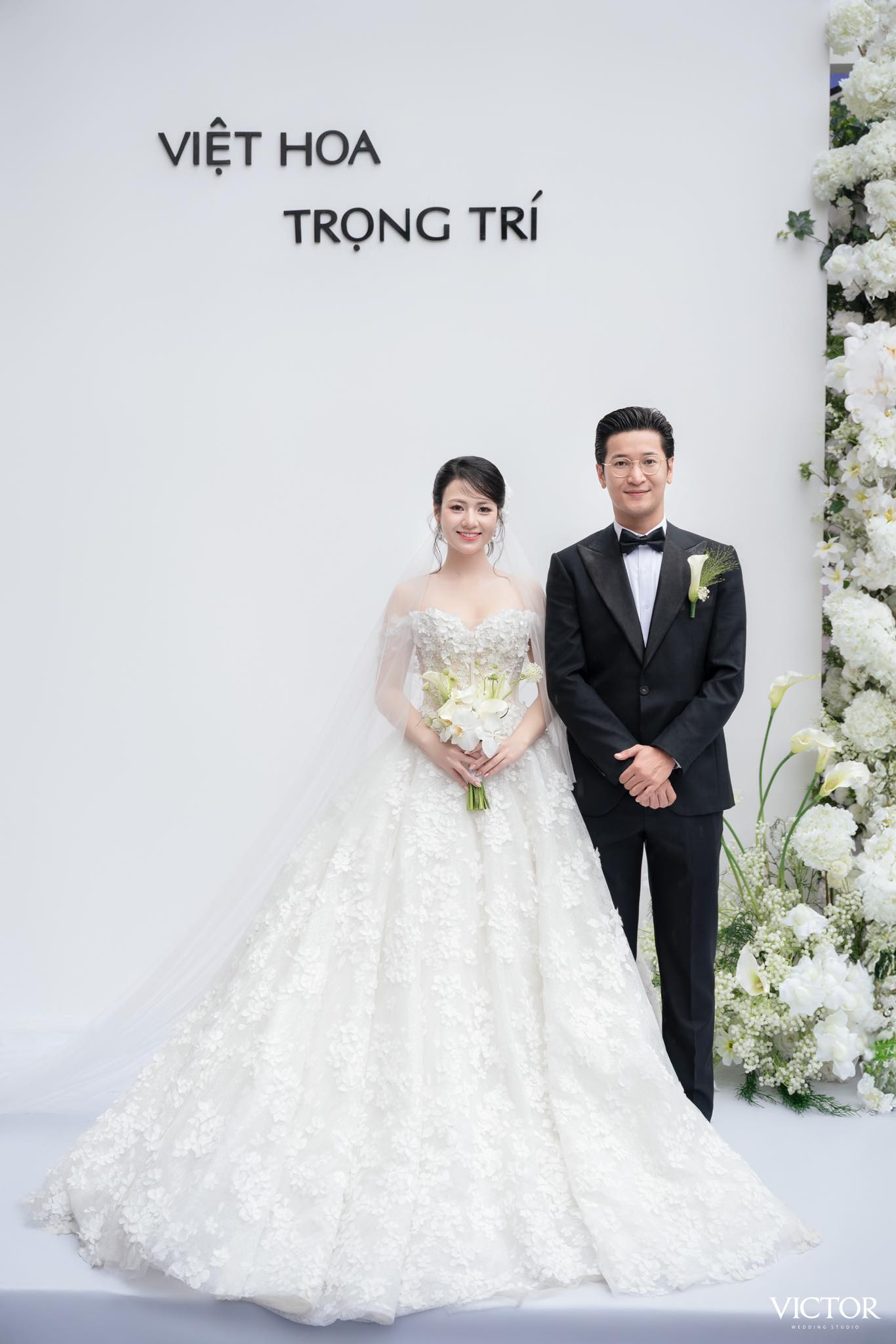 D&agrave;n mỹ nh&acirc;n VTV g&acirc;y ch&uacute; &yacute; tại đ&aacute;m cưới Việt Hoa v&agrave; Trọng Tr&iacute; ở L&agrave;o Cai - Ảnh 1.